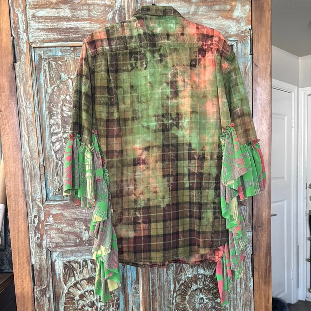 Chunky Armadillo one of a kind refurbished flannel tie-dyed by hand /with silk - Picture 8 of 8